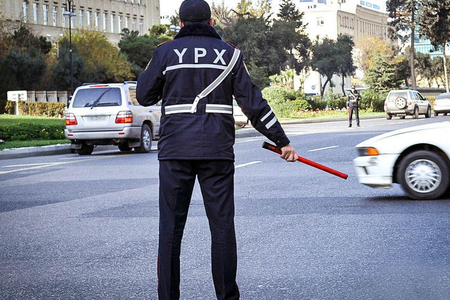 Yol polisindən paytaxt sürücülərinə müraciət