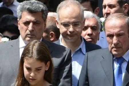Şikayət yeni parlamentin səlahiyyət gününü dəyişir