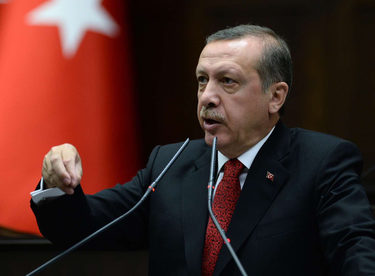 “PKK-nın bayrağını əlində tutan adam necə müstəqil ola bilər?”  – VİDEO