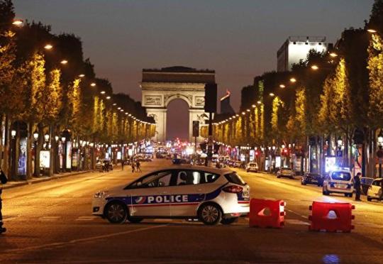 Parisdə terror – 1 polis öldü – VİDEO