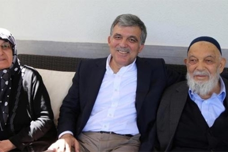 Abdullah Gülün atası vəfat etdi