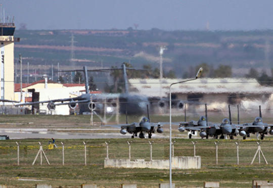 Türkiyə alman deputatları “İncirlik” hərbi bazasına buraxmadı
