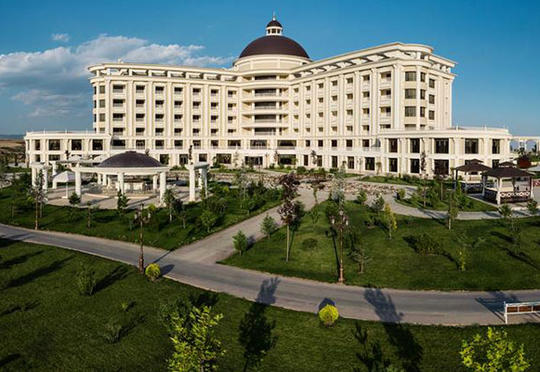 Azərbaycanda məşhur otel bağlandı