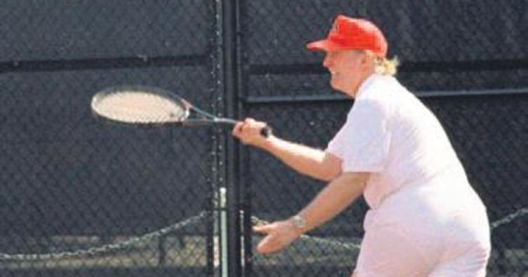Trump günlərini golf oynayaraq keçirir – FOTO