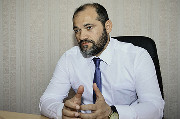 Razi Nurullayev: “Neft Fondundan hər ailəyə biznes qurmaq üçün 10 000 azn verilməlidir”