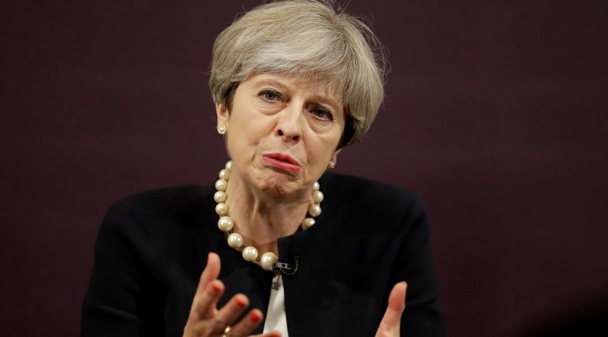 Theresa May etiraf etdi