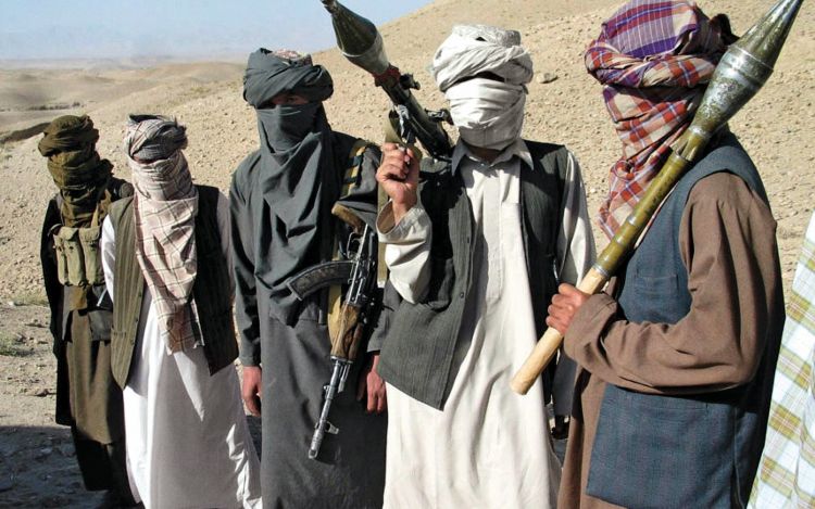 Əfqanıstanda “Taliban” hərbi bazaya hücum edib, 40 hərbçi ölüb