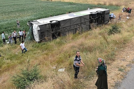 Türkiyədə faciəli avtobus qəzası – Ölənlər var