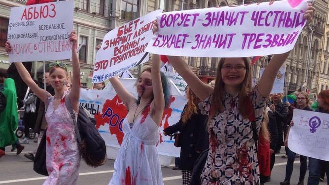 Rusiya: feminist festivalı təşkilatçılarını həbs ediblər