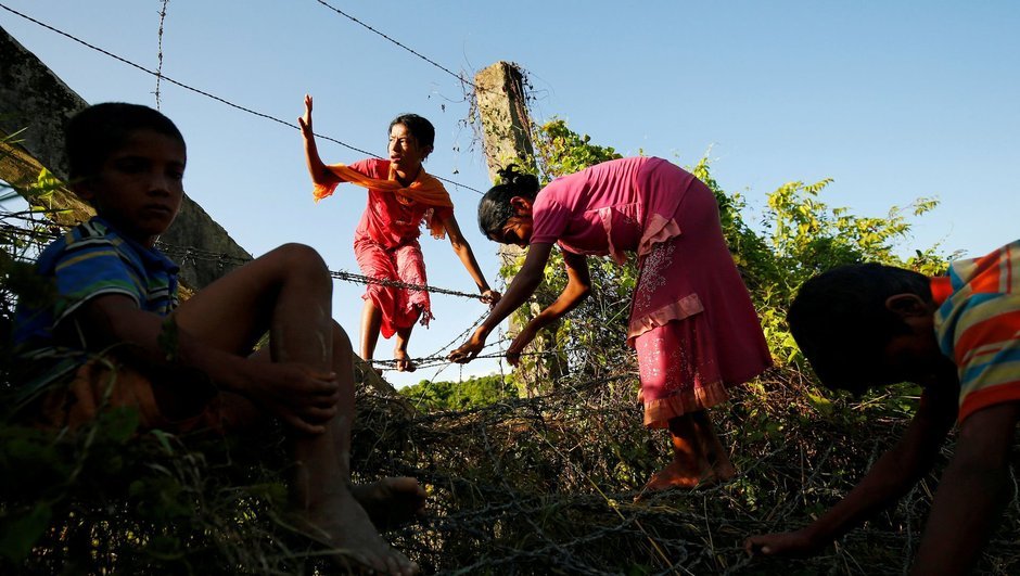 Myanmadakı Müsəlmanlar Banqladeşə keçid edib!