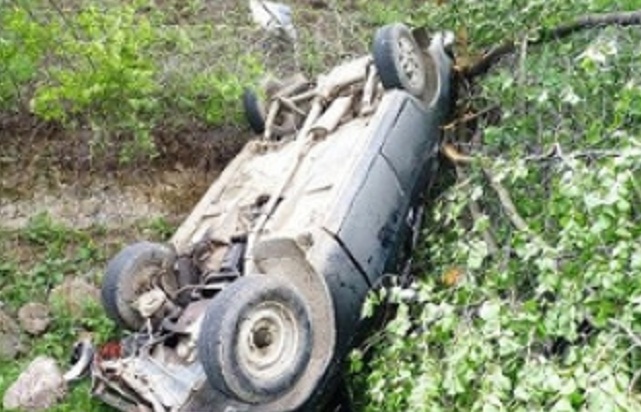 “Nissan dərəyə aşdı – 5 nəfər yaralandı
