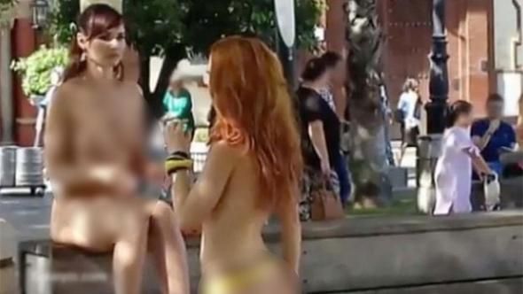 İspaniyada sarayın qarşısında qalmaqallı görüntü