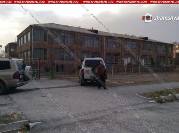 Silahlı şəxs uşaq bağçasına hücum etdi – Ermənistanda