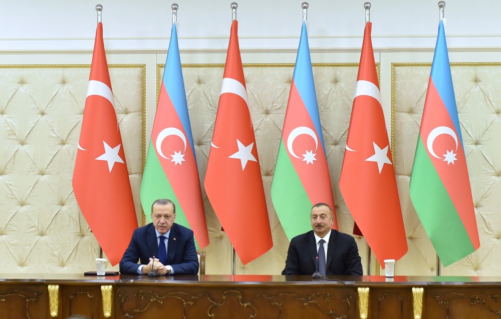 Prezidentlər bəyanatlarla çıxış etdilər – FOTO