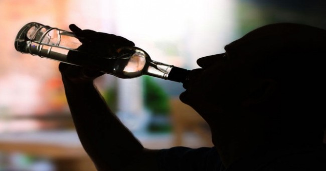 46 yaşlı kişi spirtli içkidən öldü