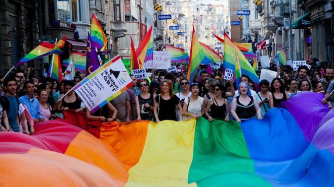 Alman gey film festivalının Ankarada keçirilməsi qadağan olunub