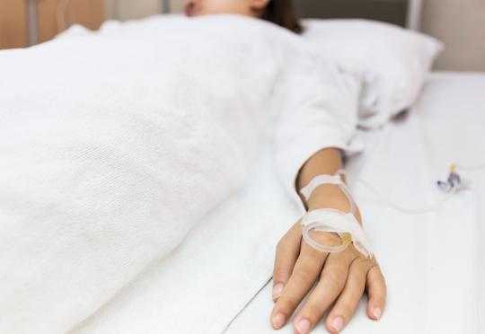 Doğuş zamanı əkiz övladlarını itirən ana komadan ayılmayıb