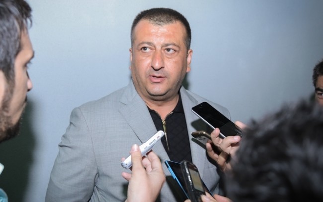 Zaur Axundov futbolçularının həbsindən danışdı