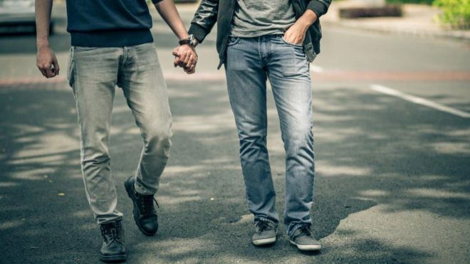 Özbəkistanda iki geyi “homoseksuallığa” görə 3 il həbs cəzası gözləyir