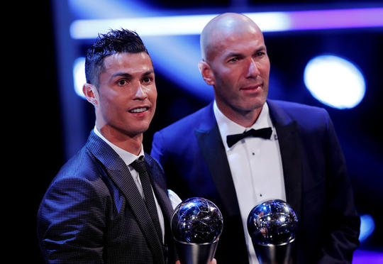 Ronaldo beşinci dəfə “Qızıl top” qazandı