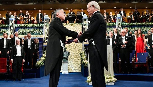 Nobel mükafatı sahiblərinə təqdim edildi – FOTO