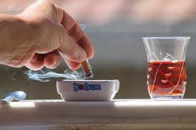 Çay içə-içə siqaret çəkən kişilərə CİDDİ XƏBƏRDARLIQ