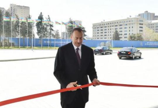 İlham Əliyev Sumqayıtda YAP-ın yeni binasının açılışında