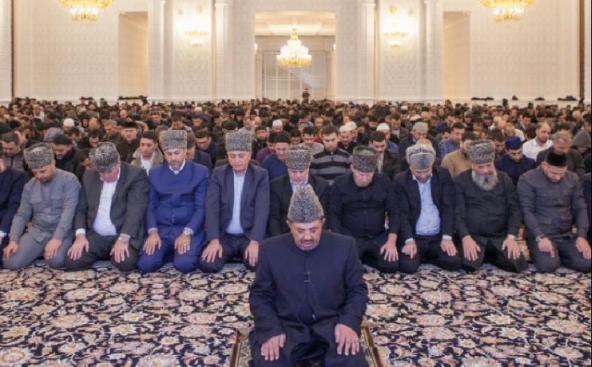 Din adamları necə maaş alacaq?