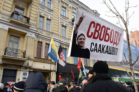Mixeil Saakaşvilinin tərəfdarları mitinq keçirirlər