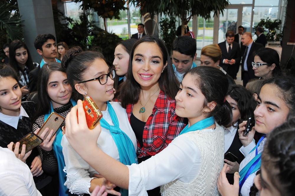 Leyla Əliyeva qayğıya ehtiyacı olan uşaqlar üçün keçirilən şənlikdə