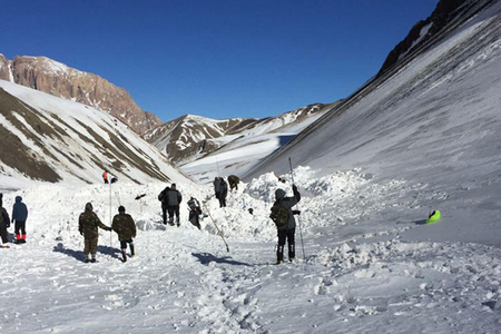 İtkin düşən alpinistlərin axtarışına Qəbələ istiqamətindən də başlanıldı