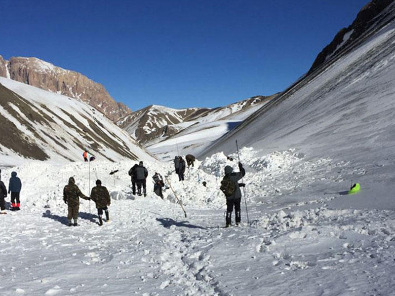 Alpinistlərin axtarışı ilə bağlı əməliyyat müşavirəsi keçirilir