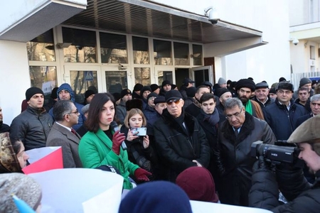 Azərbaycanlı iş adamının oğurlanması ilə bağlı Ukrayna DİN-in qarşısında aksiya keçirilib