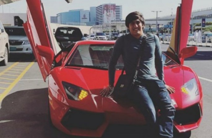 Azərbaycanlı milyarderin oğlu Dubayda “Ferrari” ilə “avtoş”luq etdi – VİDEO