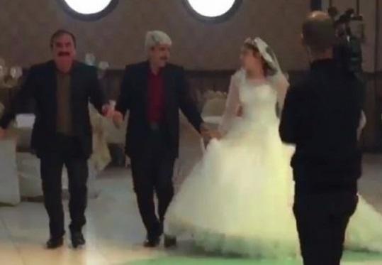 68 yaşlı kişi 19 yaşlı qızla evləndi – VİDEO