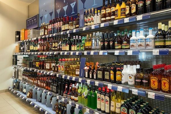 Azərbaycana gətirilən alkoqollu içkilərə yeni rüsumun tətbiqinə başlanıb