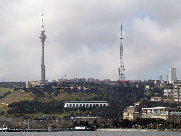 Teleqüllə yaxınlığında yeni çatlar yaranıb