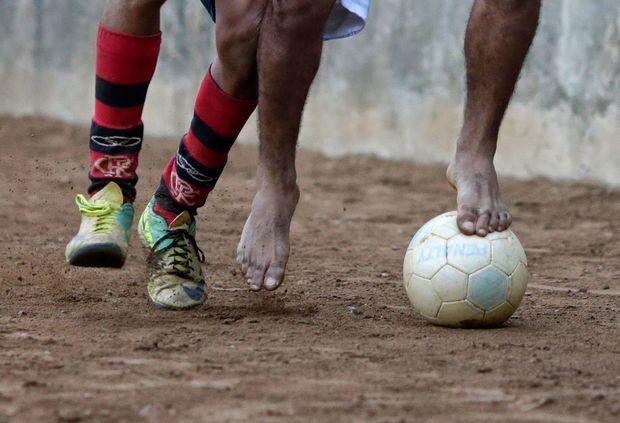 Hindistanda qadınlara futbola baxmaq qadağan edilib