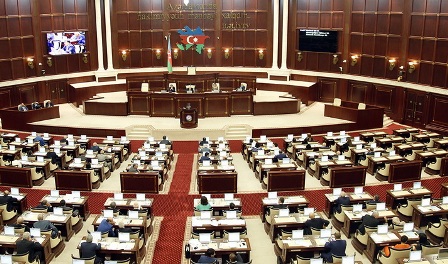 Milli Məclisdə restoranlarla bağlı məsələ qaldırıldı: “…restoran sahibləri öz vəsaitinə qənaət edir”