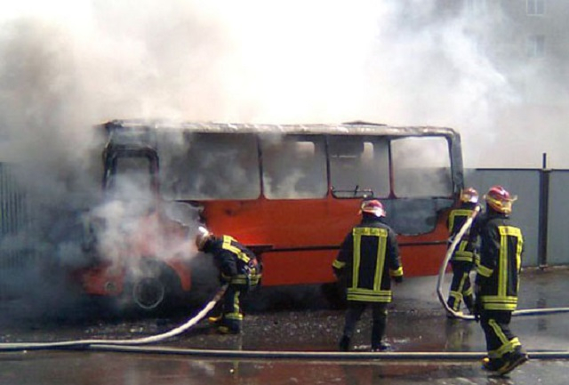 Bakıda içi sərnişin dolu avtobusda yanğın