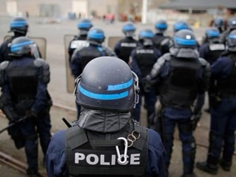 Fransada PKK tərəfdarları türklərə hücum etdilər, polis kənardan izlədi – VİDEO