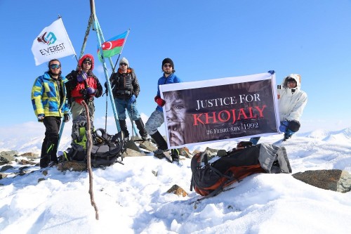 3 min 361 metr yüksəklikdə “Xocalıya ədalət!” posteri – FOTO