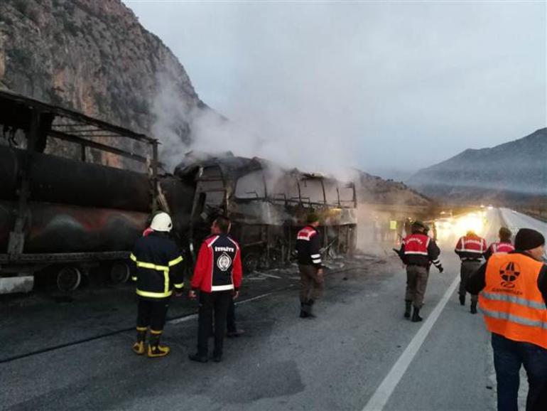 Türkiyədə avtobus  TIR-a çırpılıb – 10 ölü