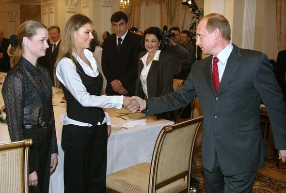 Putinin sevgilisi də səs verib – FOTO