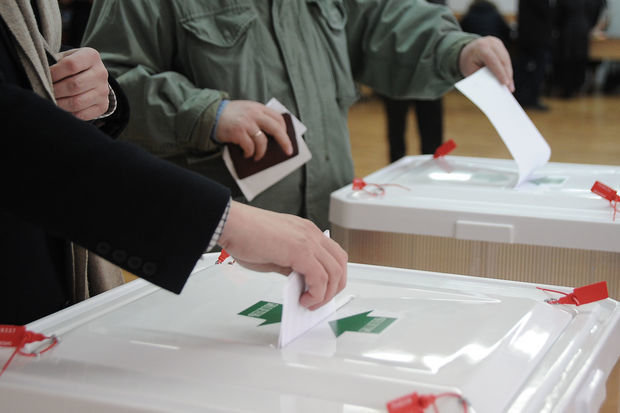 Seçki bülletenlərinin paylanmasına başlanılıb