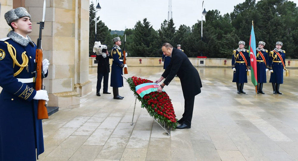 Prezident Şəhidlər xiyabanını ziyarət edib