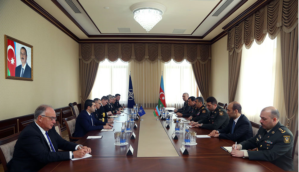 Zakir Həsənov NATO-nun generalı Körtis Skaparotti ilə görüşüb