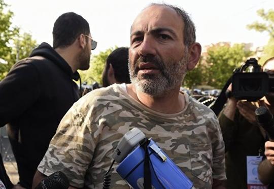 Ermənistanda etiraz aksiyasının lideri Nikol Paşinyan saxlanıldı