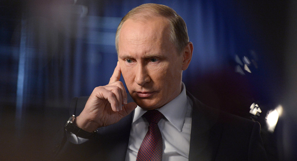 Vladimir Putin konfransda heç belə pərt olmamışdı – FOTO