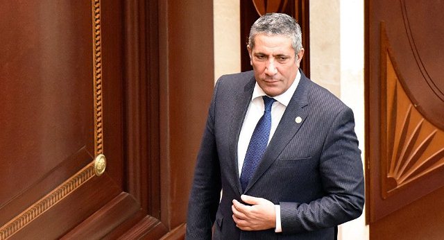 Parlamentdə MÜBAHİSƏ: Siyavuş Novruzov spikerdən o deputatların siyahısını İSTƏDİ